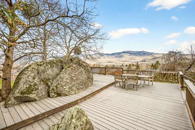 668 N Main Street, Ashland, OR 97520