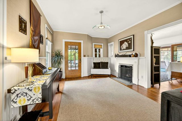 668 N Main Street, Ashland, OR 97520