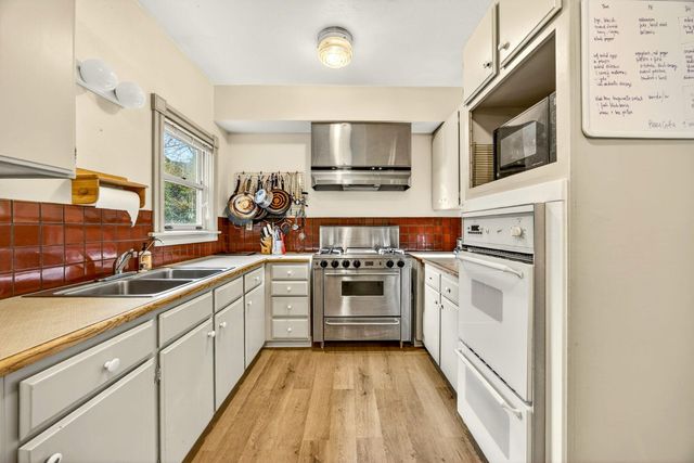 668 N Main Street, Ashland, OR 97520