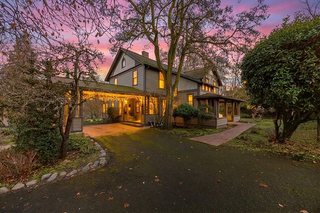 668 N Main Street, Ashland, OR 97520