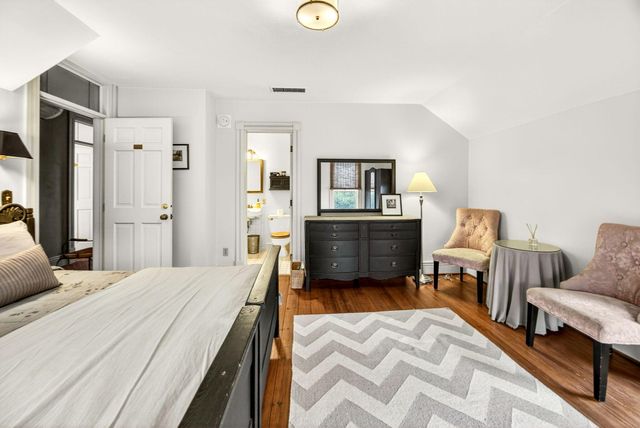 668 N Main Street, Ashland, OR 97520