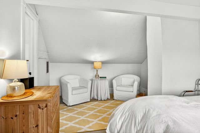 668 N Main Street, Ashland, OR 97520