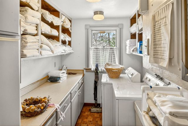 668 N Main Street, Ashland, OR 97520