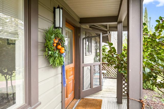 668 N Main Street, Ashland, OR 97520