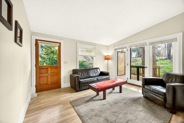 668 N Main Street, Ashland, OR 97520