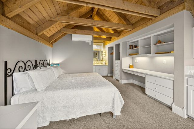 668 N Main Street, Ashland, OR 97520