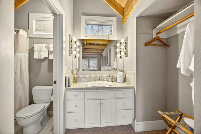 668 N Main Street, Ashland, OR 97520