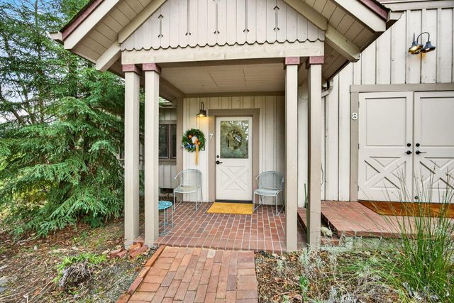 668 N Main Street, Ashland, OR 97520