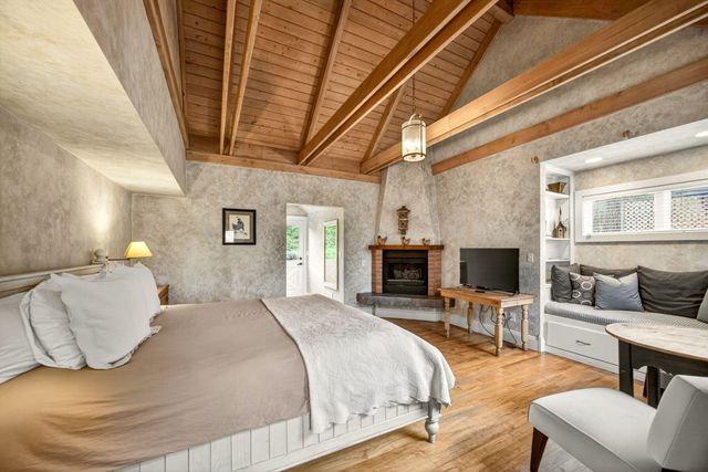 668 N Main Street, Ashland, OR 97520