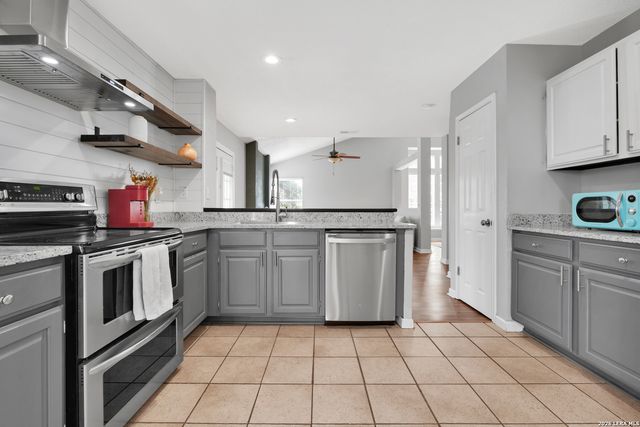 8118 Cloud Trail, San Antonio, TX 78250