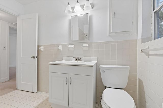 220 NW 33RD AVENUE, Gainesville, FL 32609