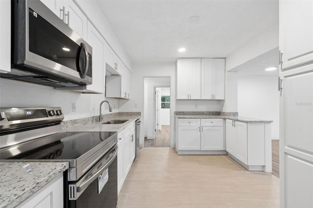 220 NW 33RD AVENUE, Gainesville, FL 32609