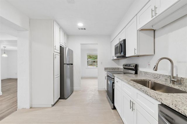 220 NW 33RD AVENUE, Gainesville, FL 32609