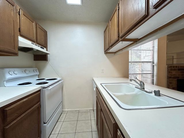 139 N Troy Avenue, B, Lubbock, TX 79416