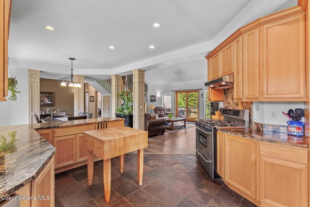 10240 E Howard Rd, Athol, ID 83801