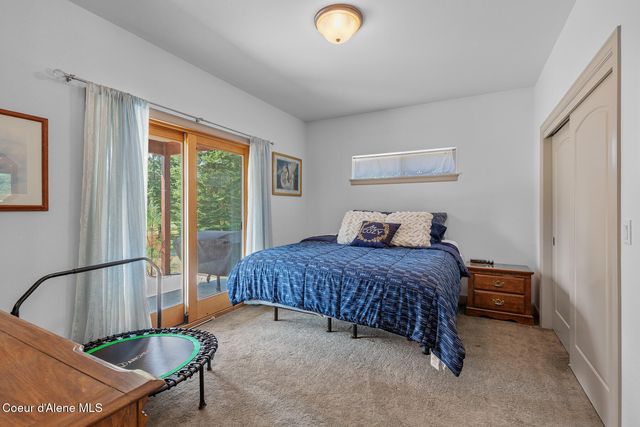 10240 E Howard Rd, Athol, ID 83801