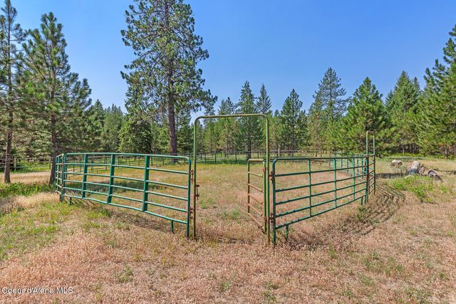 10240 E Howard Rd, Athol, ID 83801