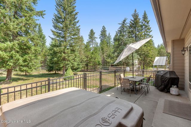 10240 E Howard Rd, Athol, ID 83801