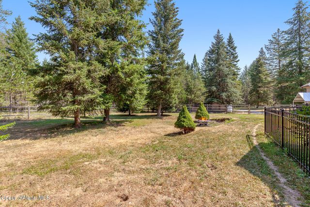 10240 E Howard Rd, Athol, ID 83801