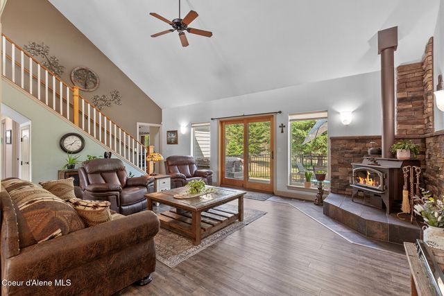 10240 E Howard Rd, Athol, ID 83801