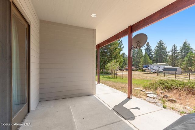 10240 E Howard Rd, Athol, ID 83801
