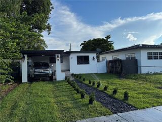 440 E 37th St, Hialeah, FL 33013