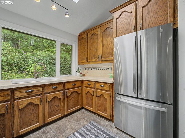 51555 E CHERRYVILLE Dr, Sandy, OR 97055