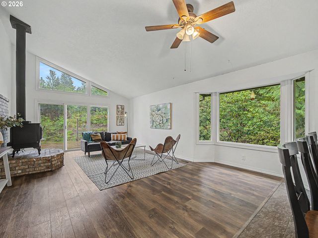 51555 E CHERRYVILLE Dr, Sandy, OR 97055