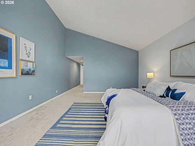 51555 E CHERRYVILLE Dr, Sandy, OR 97055