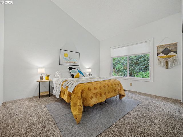 51555 E CHERRYVILLE Dr, Sandy, OR 97055
