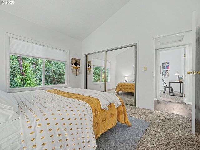 51555 E CHERRYVILLE Dr, Sandy, OR 97055