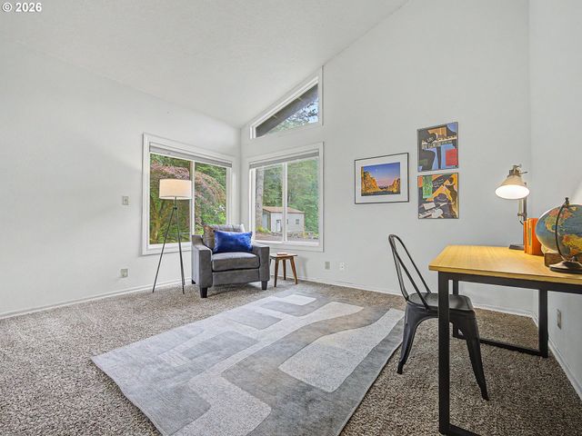 51555 E CHERRYVILLE Dr, Sandy, OR 97055