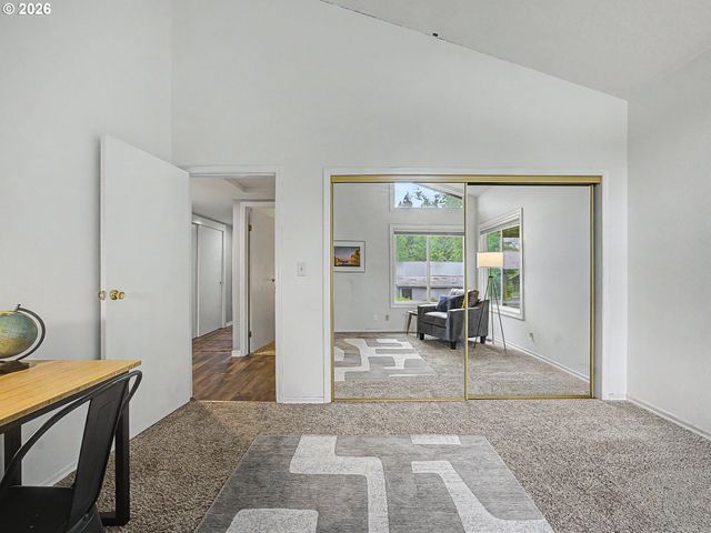 51555 E CHERRYVILLE Dr, Sandy, OR 97055