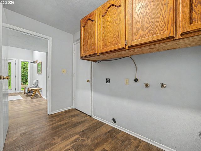 51555 E CHERRYVILLE Dr, Sandy, OR 97055