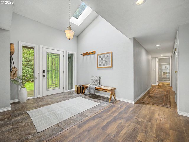 51555 E CHERRYVILLE Dr, Sandy, OR 97055