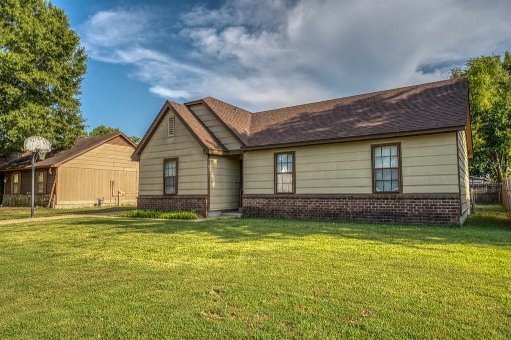 7055 E TEXEL CV, Memphis, TN 38133