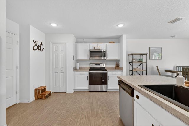 3002 SE East Blackwell Drive, Port St Lucie, FL 34952