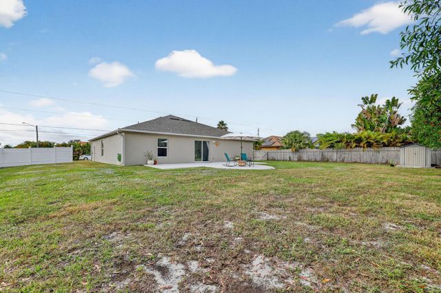 3002 SE East Blackwell Drive, Port St Lucie, FL 34952