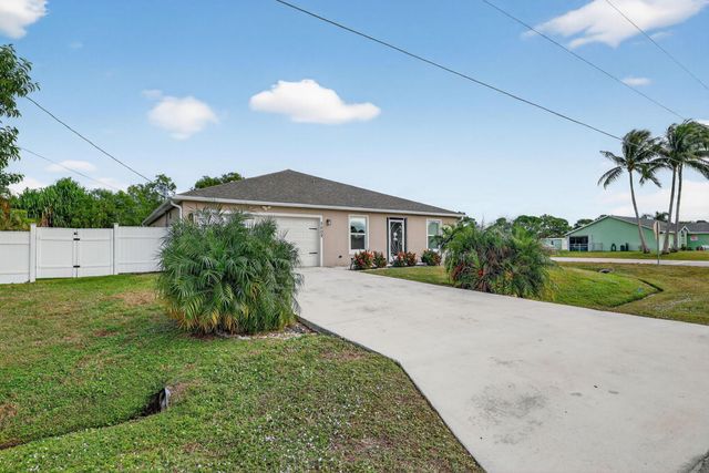 3002 SE East Blackwell Drive, Port St Lucie, FL 34952
