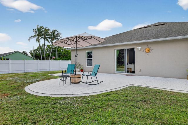 3002 SE East Blackwell Drive, Port St Lucie, FL 34952