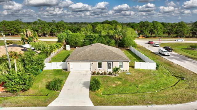 3002 SE East Blackwell Drive, Port St Lucie, FL 34952