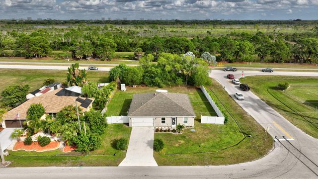 3002 SE East Blackwell Drive, Port St Lucie, FL 34952