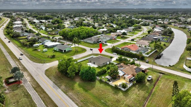 3002 SE East Blackwell Drive, Port St Lucie, FL 34952