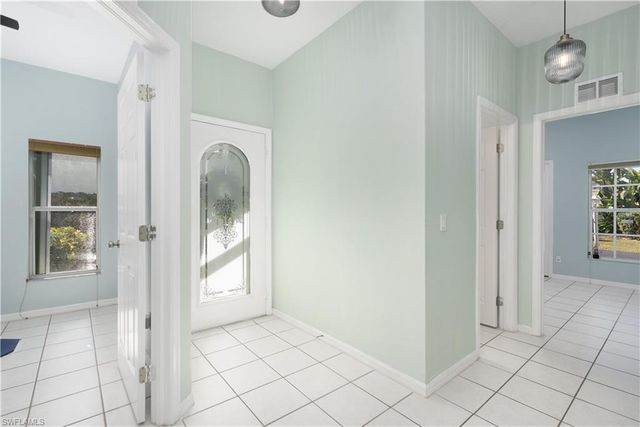 10717 Maui CIR, Estero, FL 33928