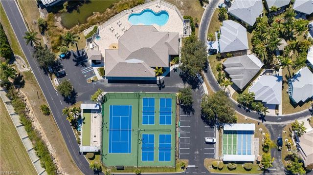 10717 Maui CIR, Estero, FL 33928