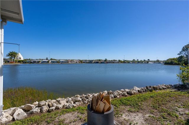 10717 Maui CIR, Estero, FL 33928