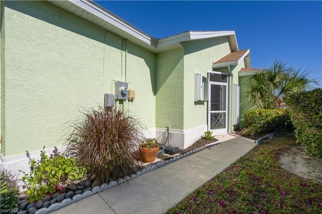 10717 Maui CIR, Estero, FL 33928