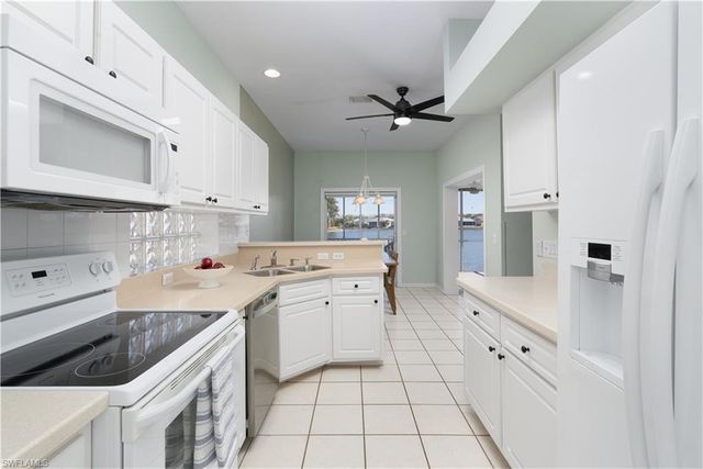 10717 Maui CIR, Estero, FL 33928