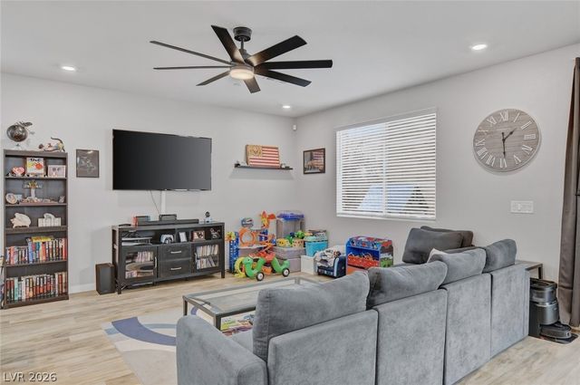 8494 Torozo Avenue, Las Vegas, NV 89149