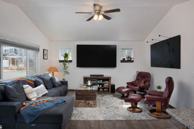 300 Crockett Way, Belgrade, MT 59714